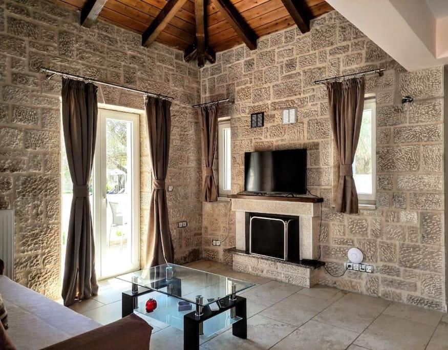 Villa *Drosia*/5' From Town & Sea/Mountain View Frinion ภายนอก รูปภาพ